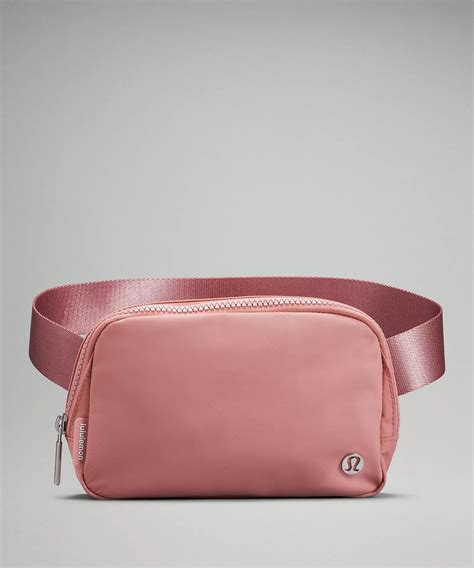 lululemon belt bag.